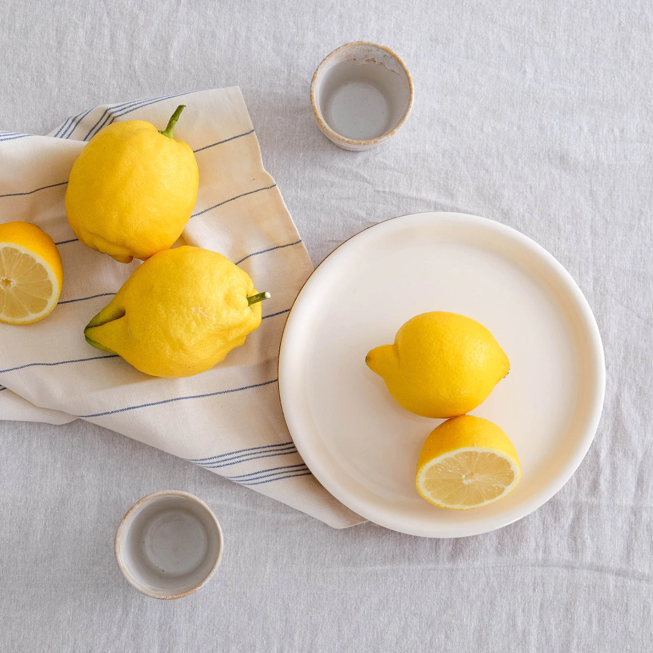 Alma Gemea pearl wit salade schaal serveerschaal, met eco kurk, groot ø 23cm - Afbeelding 2