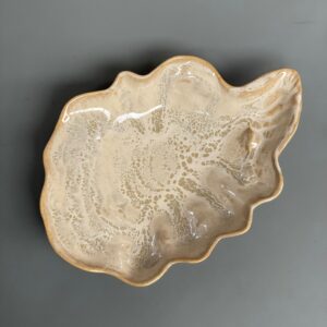Schaal keramiek Oester - zand 22x14x4,5cm